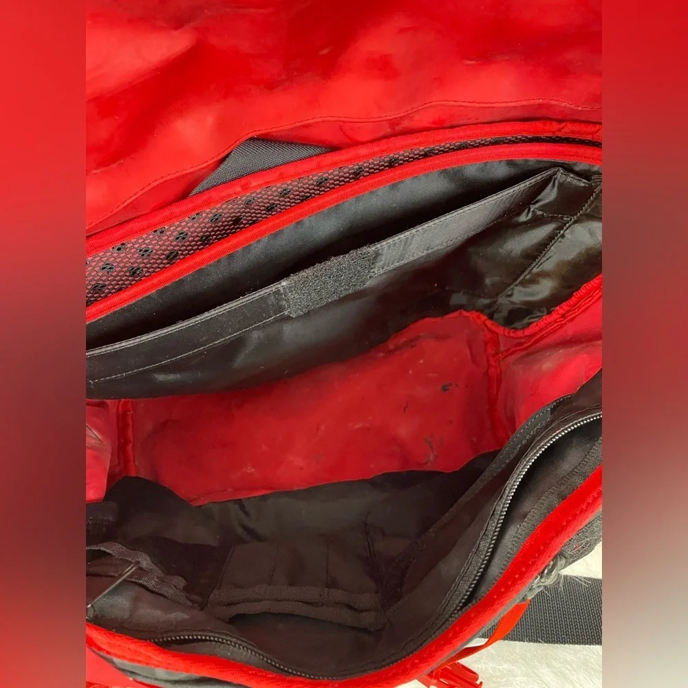 Timbuktu 2 Black and Red Messenger Bag